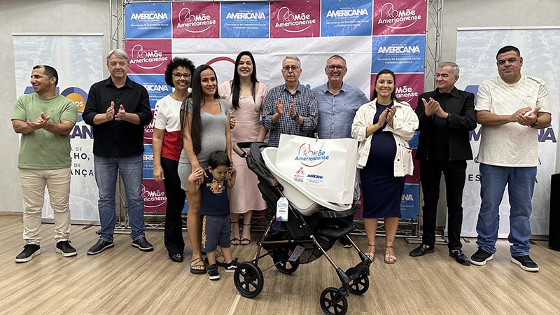 Prefeito Chico entrega kits de enxoval da 9ª edição do Mãe Americanense