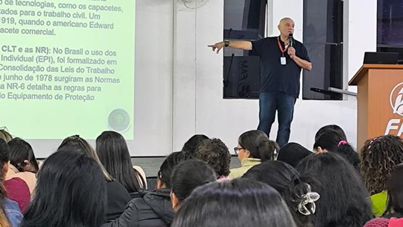  SESMT realiza capacitação com cozinheiras e auxiliares de cozinha da rede municipal de Educação
