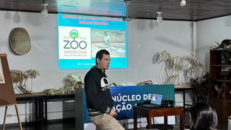  Parque Ecológico realiza capacitação sobre manejo com tratadores e estagiários