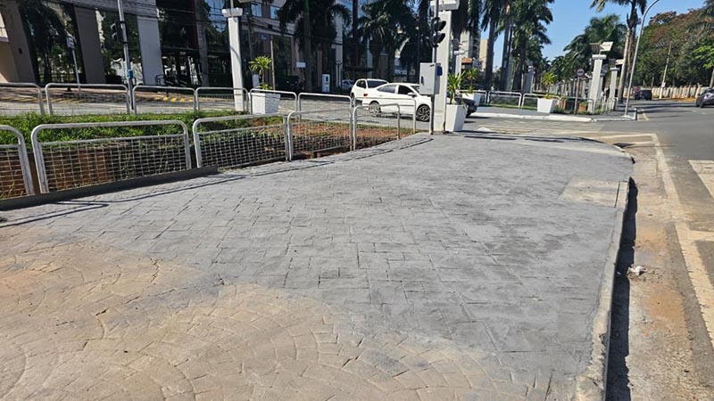 Prefeitura conclui obra de reparo e manutenção em galeria pluvial na Avenida Brasil