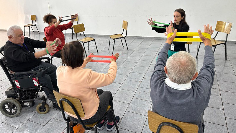 Foto  -  Prefeitura de Americana lança projeto Fisio Ativa 60+ com grupos de fisioterapia para idosos