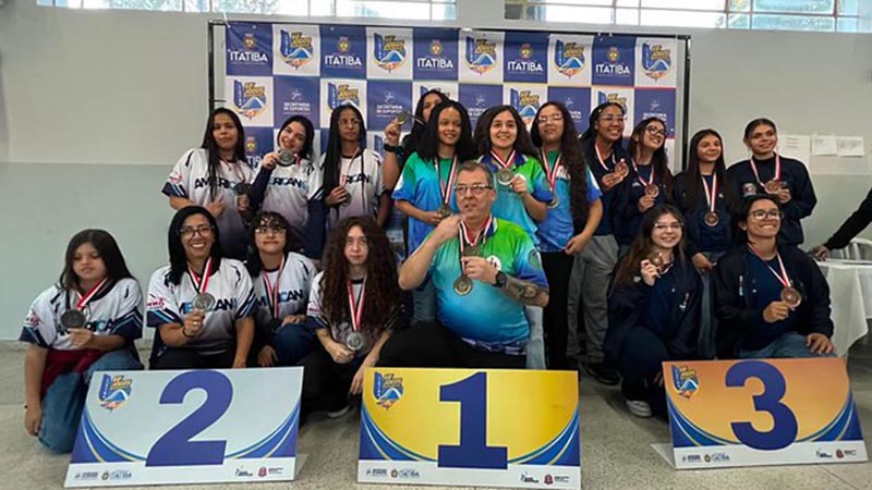  Americana conquista ouro no tênis e sobe ao pódio em damas e badminton nos Jogos Regionais