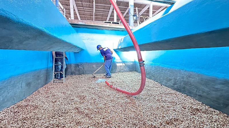 DAE entra na reta final da reforma do filtro 5 da ETA 2 com colocação dos elementos filtrantes
