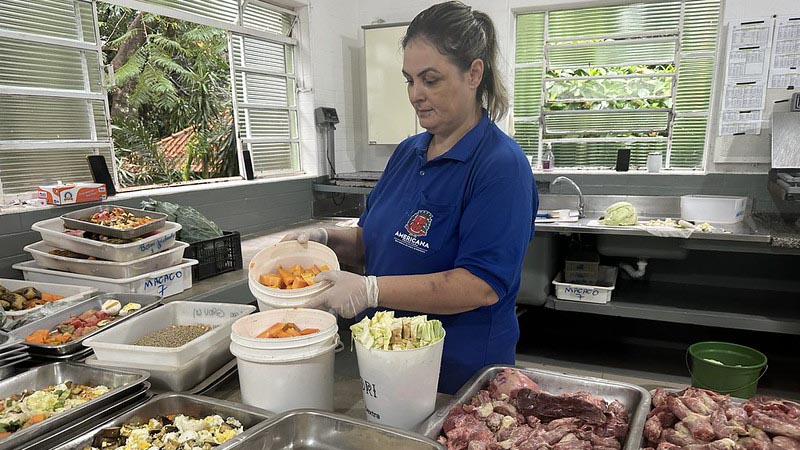 Zoo Americana: animais consomem mais de 2 toneladas de alimentos por semana em dietas personalizadas