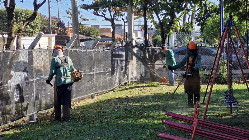 Escolas de Americana recebem serviços de limpeza, dedetização e corte de grama