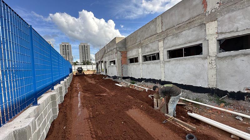  Construção da nova UBS Jacyra avança com aterro e reboco das paredes