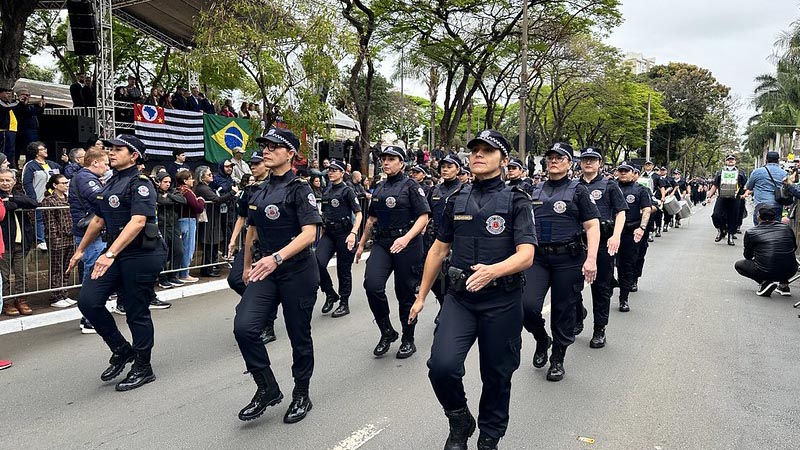 Desfile de 7 de Setembro em Americana leva 5 mil pessoas à Avenida Brasil