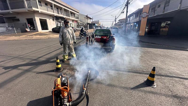 DAE realiza desinsetização na rede de esgoto do bairro Morada do Sol