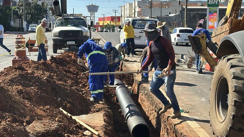 Prefeitura executa obras de drenagem na Avenida de Cillo