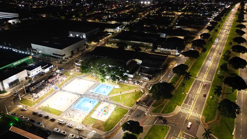 Prefeito Chico inaugura a Praça de Esportes Sofia Abrão na região do Portal