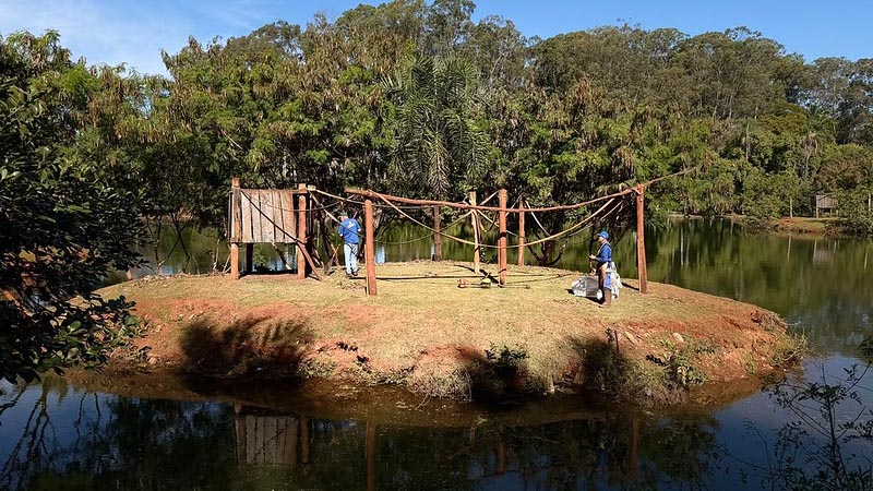 Zoo Americana realiza melhorias em recinto dos macacos-aranha-de-testa-branca
