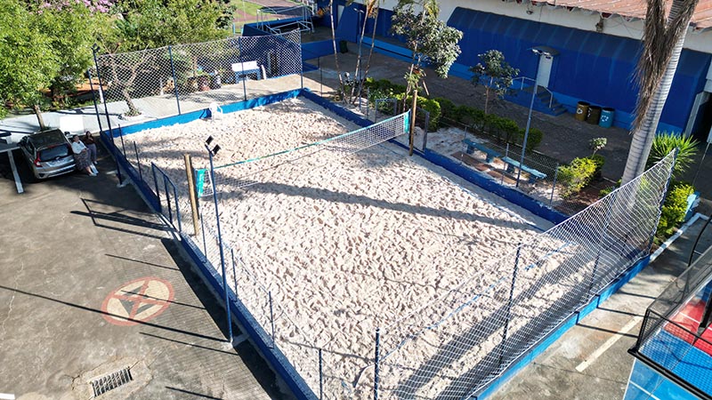 Centro Cívico recebe torneio misto de vôlei de praia com entrada solidária