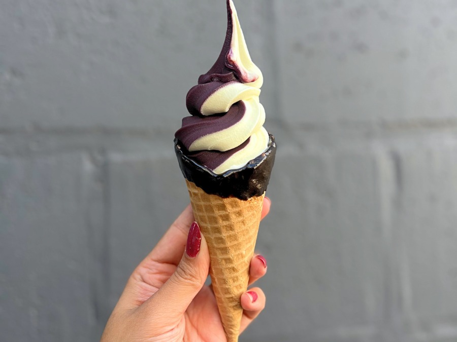 Cascão c/ borda chocolate e açaí misto